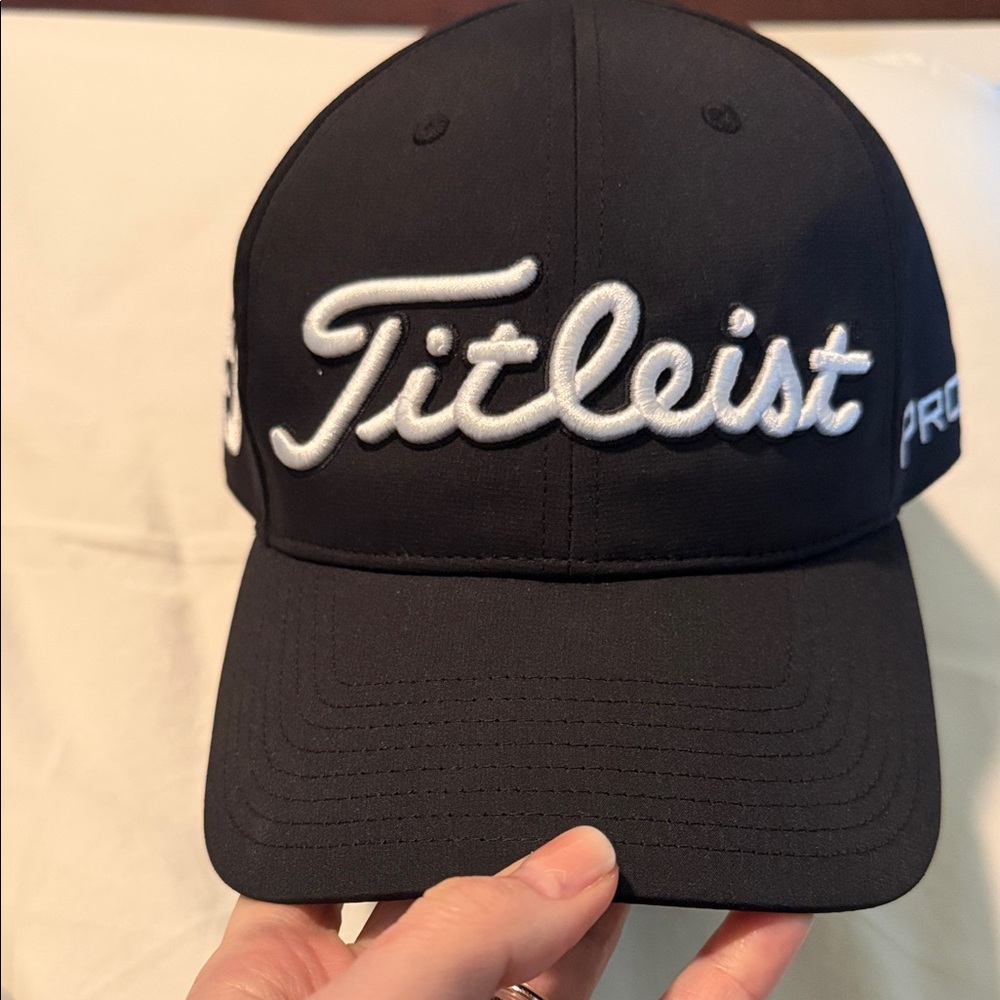 Titleist Black Hat with Silver Embroidery